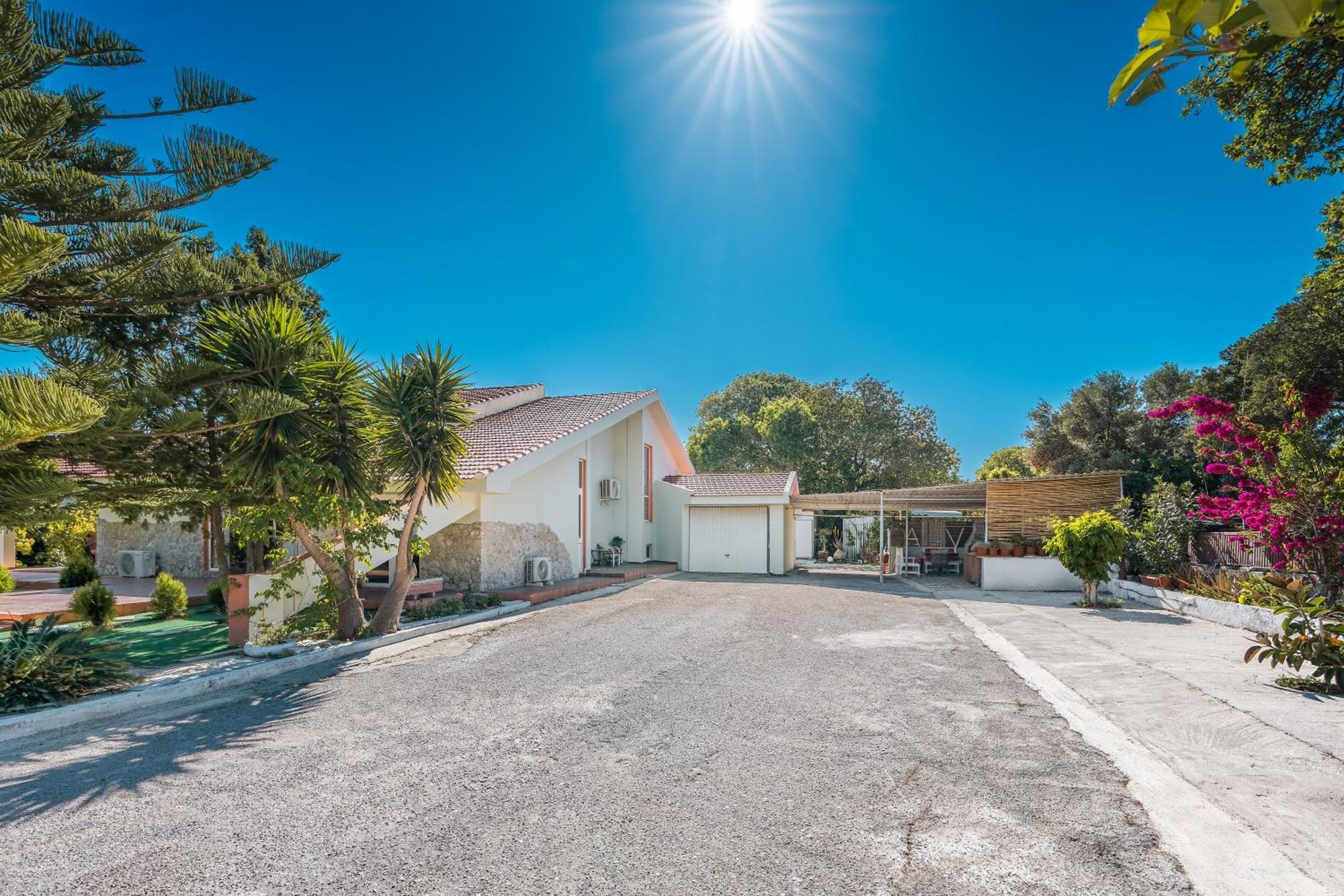 Artzy Villa Rhodes City Exterior photo
